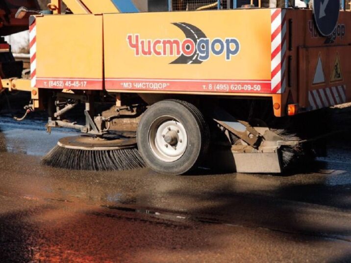 «Чистодор» вышел на улицы: в Дубне раньше сроков началась уборка грязи после зимы новости Дубны 
