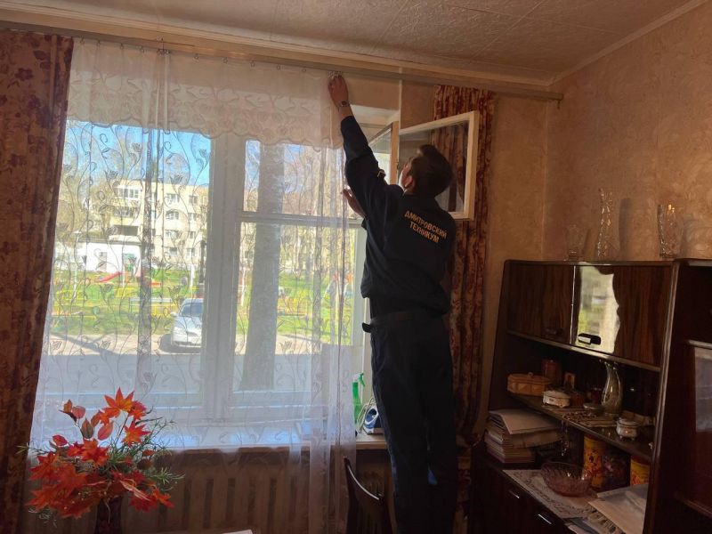 Дубненские волонтеры навели чистоту в квартирах пенсионеров наукограда в рамках акции «Добрые дела» новости Дубны 