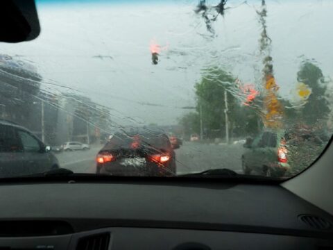 Дождь и штормовой ветер: публикуем правила безопасности для водителей Дубны в непогоду новости Дубны 